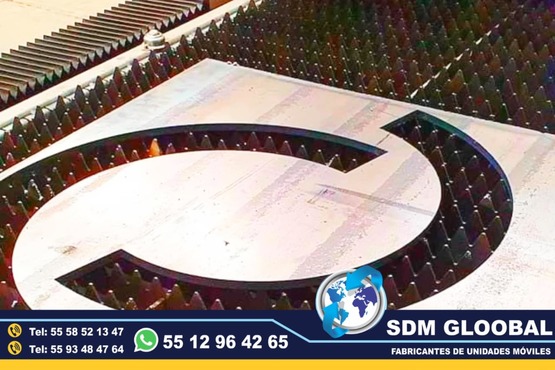 En Sdm Global Mexico Fabricacion conversion equipamiento y venta de Ambulancias de traslado en Mexico, somos fabricantes directos en Mexico. Sdm Global Mexico empresa 100% especializada en la venta fabricación conversión equipamiento de diferentes tipos de ambulancias de traslado y vehículos de emergencia, ofreciendo soluciones personalizadas para diversas necesidades en el mercado nacional.Dedicados a la fabricación de ambulancias y patrullas, ofreciendo servicios relacionados con la seguridad y emergencias, venta de unidades médicas móviles y ambulancias, además de carrocerías industriales,Somos un fabricante mexicano con más de 15 años de experiencia, especializado en la fabricación y comercialización de ambulancias y vehículos de rescate, con un enfoque en la alta calidad y el cumplimiento de normativas mexicanas.Diseñamos y equipamos ambulancias con la tecnología y los materiales necesarios para asegurar funcionalidad y seguridad, cumpliendo con las normativas mexicanas.En Sdm Global Mexico nos dedicamos a la Fabricacion conversion equipamiento y venta de Unidades Moviles Medicas Especiales en Mexico somos fabricantes directos en Mexico.