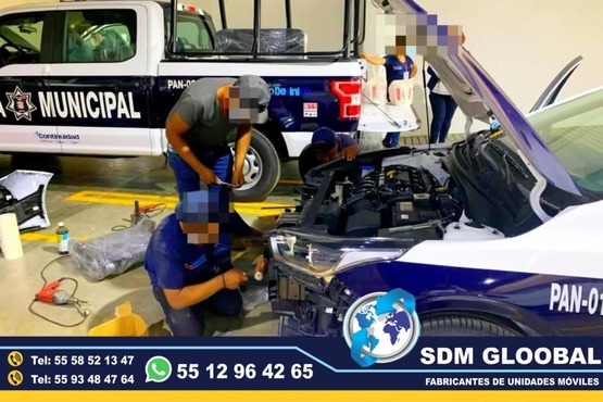 En Sdm Global Mexico Fabricacion conversion equipamiento y venta de Ambulancias de traslado en Mexico, somos fabricantes directos en Mexico. Sdm Global Mexico empresa 100% especializada en la venta fabricación conversión equipamiento de diferentes tipos de ambulancias de traslado y vehículos de emergencia, ofreciendo soluciones personalizadas para diversas necesidades en el mercado nacional.Dedicados a la fabricación de ambulancias y patrullas, ofreciendo servicios relacionados con la seguridad y emergencias, venta de unidades médicas móviles y ambulancias, además de carrocerías industriales,Somos un fabricante mexicano con más de 15 años de experiencia, especializado en la fabricación y comercialización de ambulancias y vehículos de rescate, con un enfoque en la alta calidad y el cumplimiento de normativas mexicanas.Diseñamos y equipamos ambulancias con la tecnología y los materiales necesarios para asegurar funcionalidad y seguridad, cumpliendo con las normativas mexicanas.En Sdm Global Mexico nos dedicamos a la Fabricacion conversion equipamiento y venta de Unidades Moviles Medicas Especiales en Mexico somos fabricantes directos en Mexico.