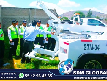 Conversion Equipamiento Fabricacion y Venta de Patrullas Pick Up, Accesorios Metalicos, Equipo Comunicacion, Luces El equipamiento Pick-up es uno de los mas completos para patrulla, ya que cuenta con una gran variedad de accesorios metálicos, así como accesorios visual acústico. En cuestión de accesorios metálicos contamos con Tumbaburros, Roll Bar de 3 Arcos Tipo Com­­ando, Banca central con respaldo, Defensa Trasera Tipo Escalón. En la parte de accesorios visual acústico cuenta con Torreta, Sirena y Bocina, adicional mente se le puede agregar un Kit de Estrobos en faros Marca WHELEN, FEDERAL SIGNAL, EPCOMSomos una Empresa Mexicana líder en el Mercado con años de experiencia, especialistas en el Equipamiento de Patrullas Equipadas Cajas y Remolques Unidades Moviles Especiales de Seguridad, Rescate, Salvamento, Salud, Comunicacion, Higine, etc.,Somos fabribricantes directos, distribuidores en todo Mexico, comunicate y te atenderemos personalmente. contamos con las mejores marcas en el mecado