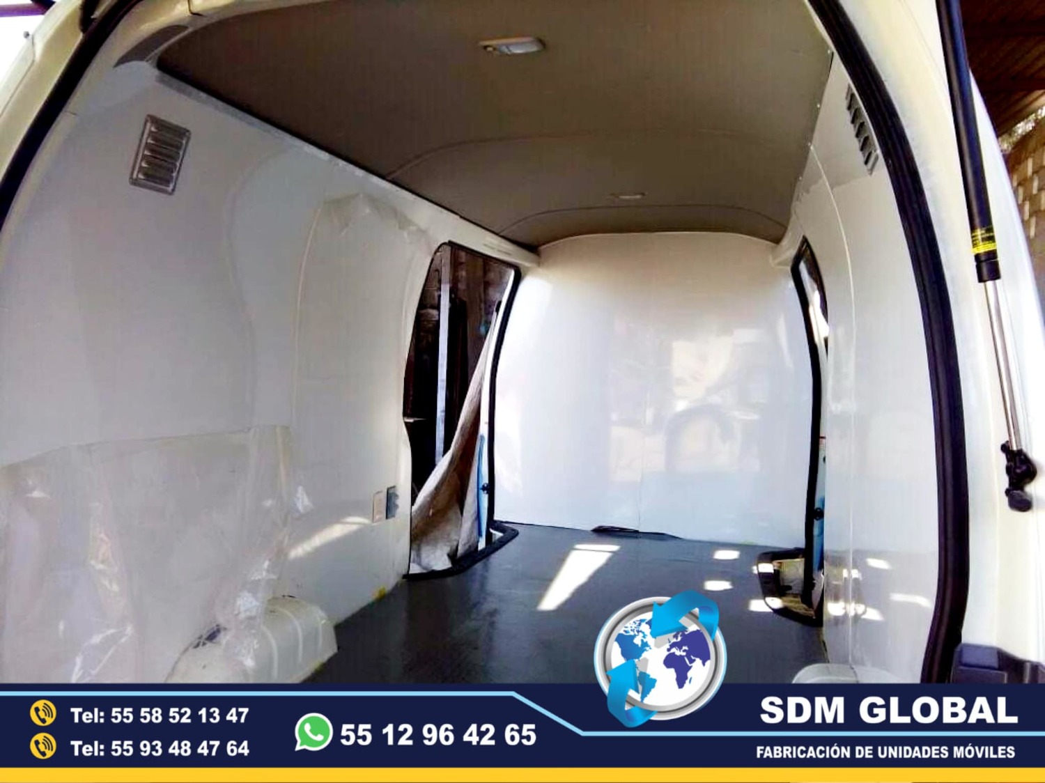 Equipamiento de unidad movil de policia de genero rosa atencion  <br>